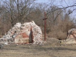Krzyż na miejscu kościoła pw. NMP