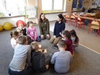 Rozpoznawanie tropów zwierząt zajęcia w szkole fot. archiwum PPK