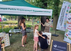 Zdjęcie przedstawia pracowników ZPKWL podczas pikniku